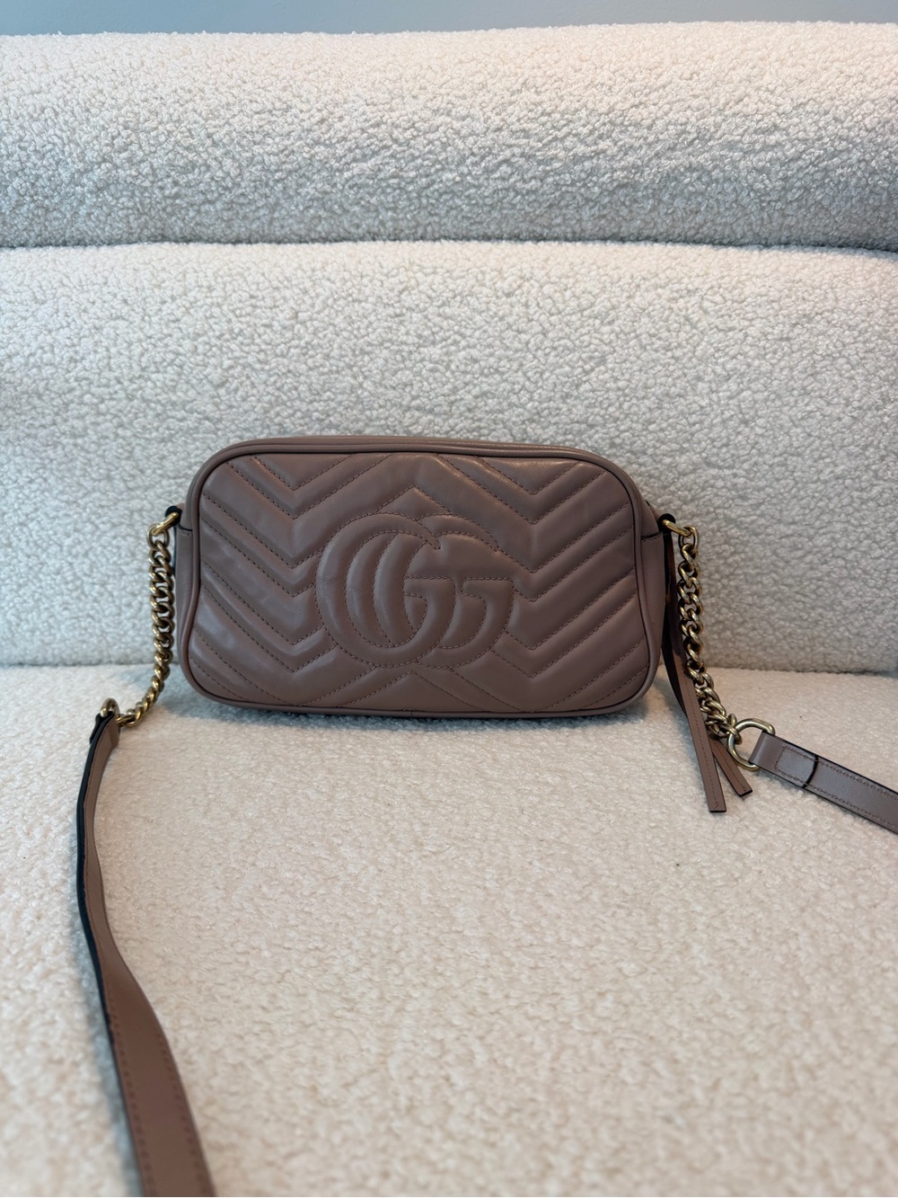 Gucci GG Marmont Chevron Leather Crossbody in Taupe - Picture 4 of 13